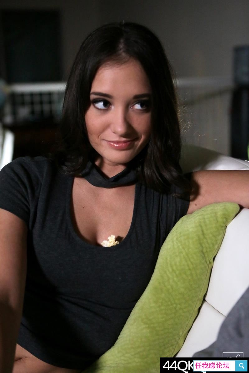 Shaved Brunette Paige[22P]