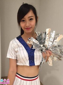 火辣性感吳丹丹扮演各種COS 32D爆乳美少女戰士波濤洶湧